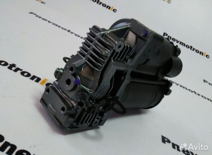 Компрессор пневмоподвески на Mercedes W221 W216