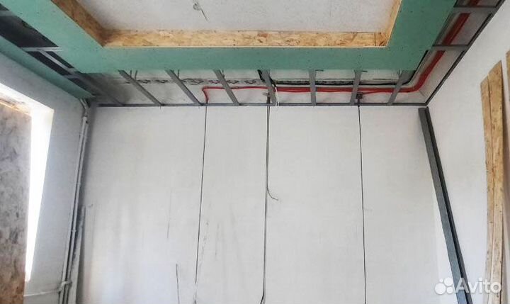 Грамотный электрик с заботой о вашей отделке