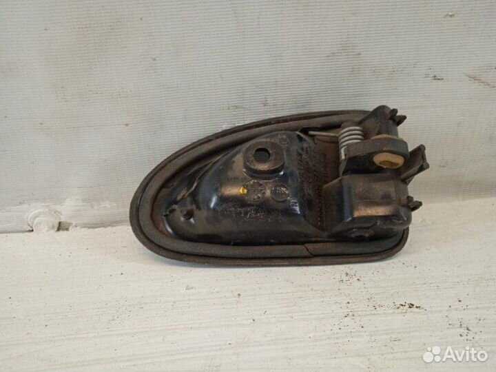 Ручка салона задняя левая Renault Logan 1