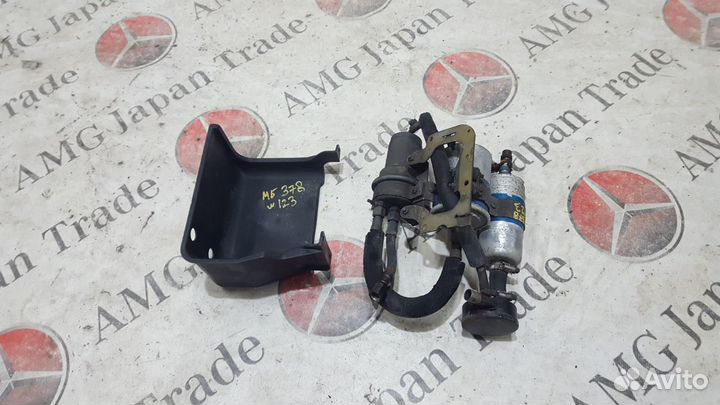 Бензонасос в сборе на Mersedes-Benz W123 2.8