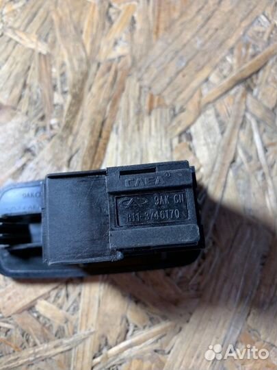 Кнопка стеклоподъемника Chery Tiggo T11 sqre4G16