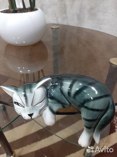 Статуэтка фигурка кошка