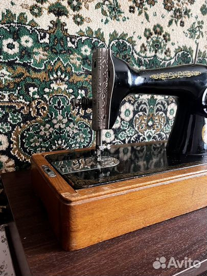 Швейная машинка ручная 