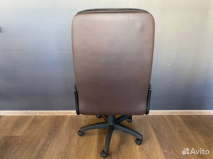 Компьютерное кресло. Гарантия 1 год