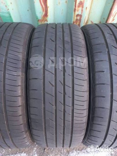 Bridgestone Playz PX 215/45 R17