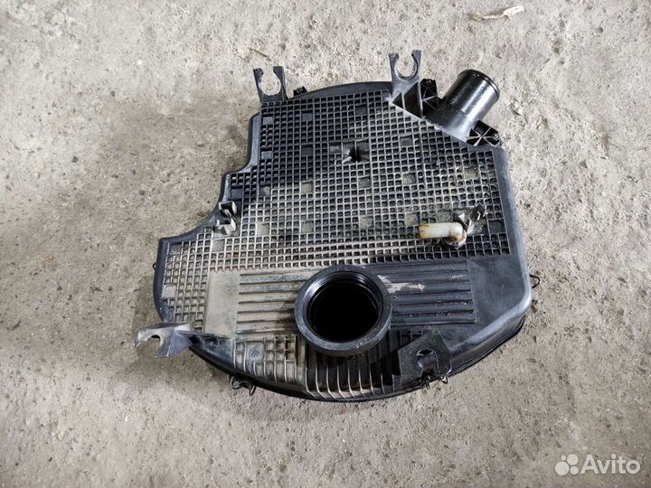 Рено Логан корпус воздушного фильтра