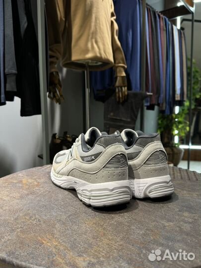 Кроссовки New Balance 2002R новые