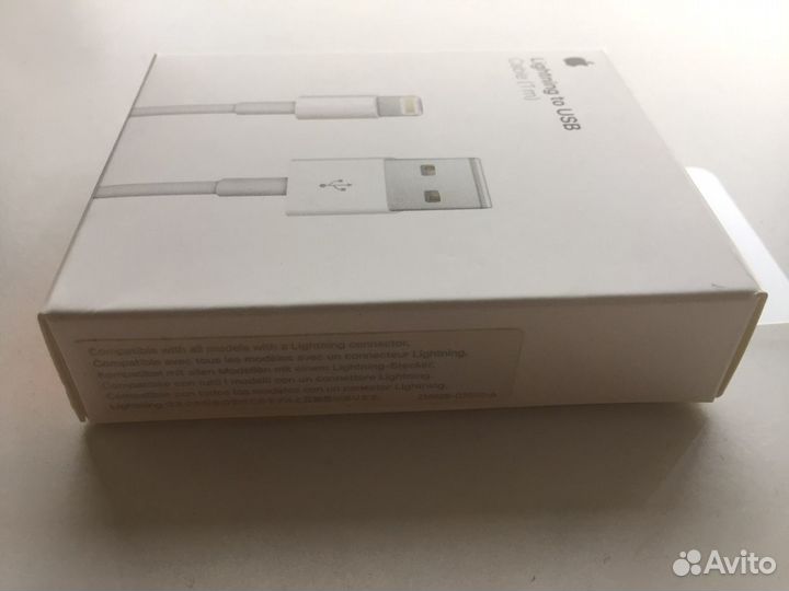 Коробка от USB кабеля Apple