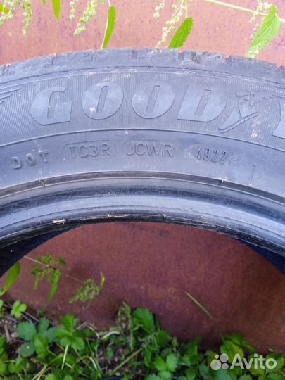 Goodyear EfficientGrip Performance 215/55 R17 94V