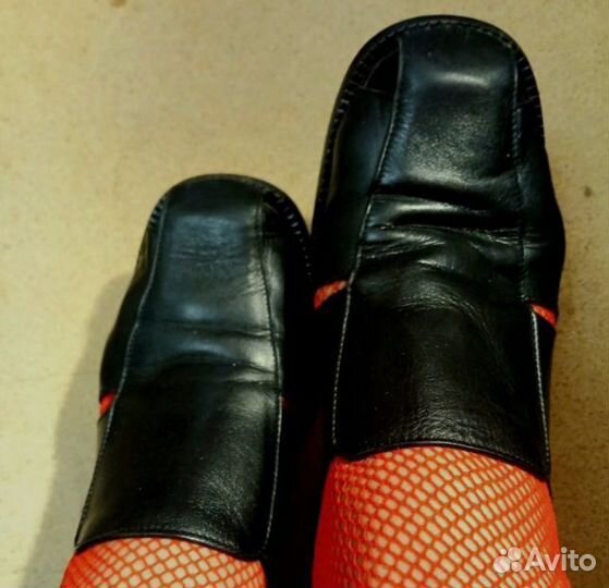 Женские: ботильоны 41размера и туфли 43размера