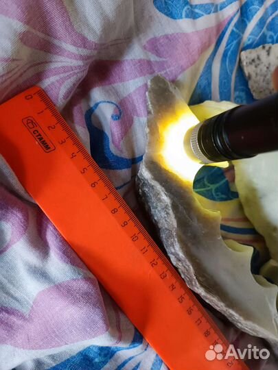 Натуральный белый нефрит из Бурятии