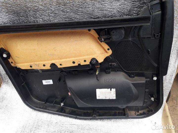 Обшивка карта двери передняя правая Ford Fusion