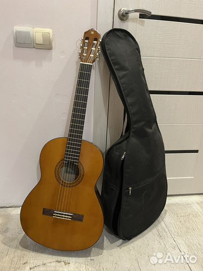 Классическая гитара yamaha