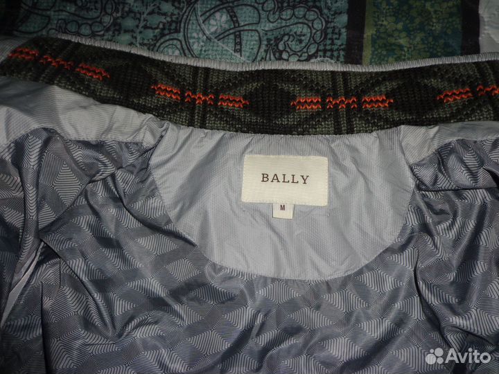 Куртка (пуховик)