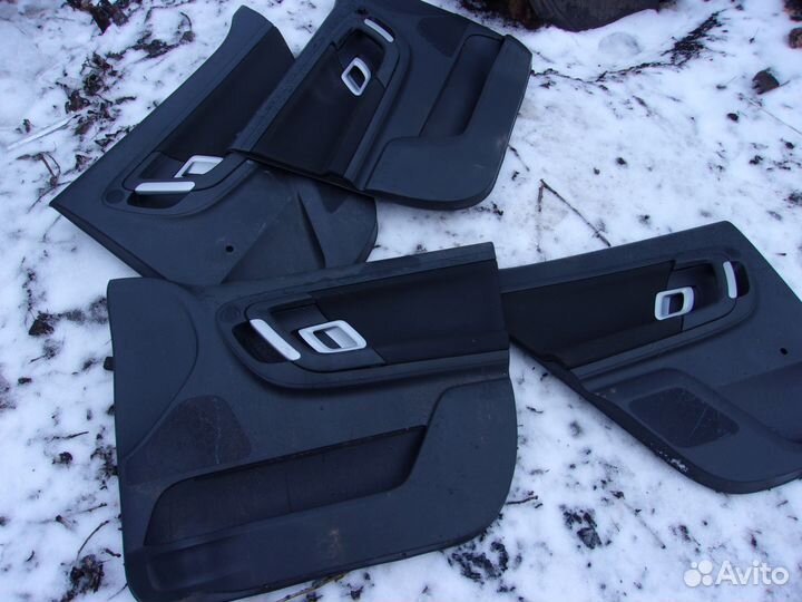 Обшивка двери Skoda Fabia 2. 2010г