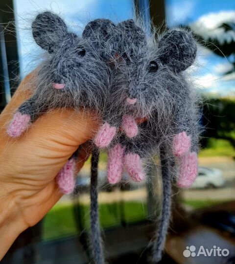 Мышонок вязаный