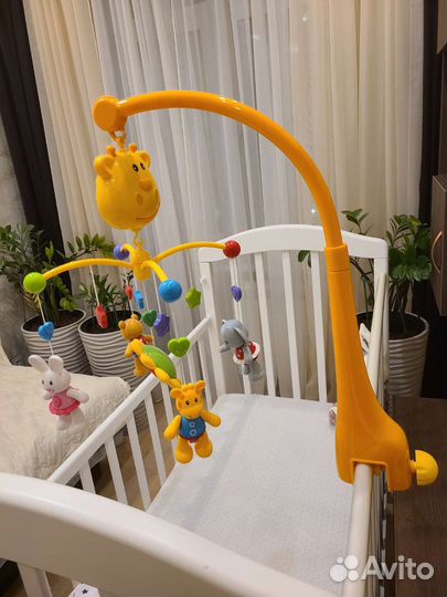 Мобиль Жирафики на кроватку