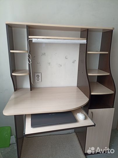 Компьютерный стол. Стол школьника