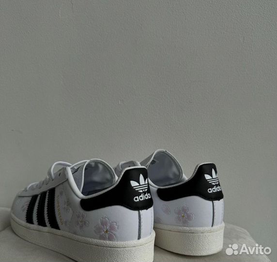 Кроссовки женские adidas superstar hanami