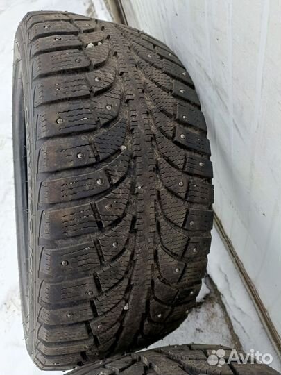 GT Radial Champiro IcePro 235/45 R17 97T