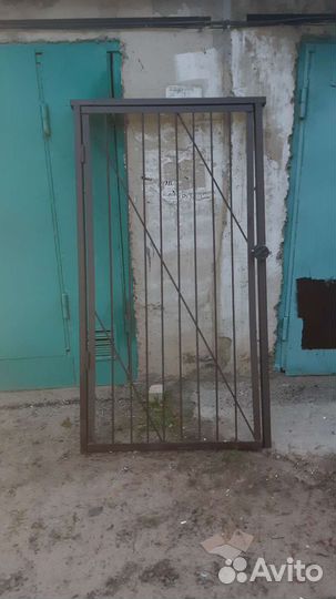 Решетка на дверь с коробкой