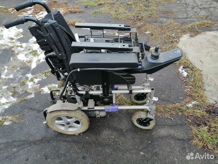 Электрическая инвалидная коляска