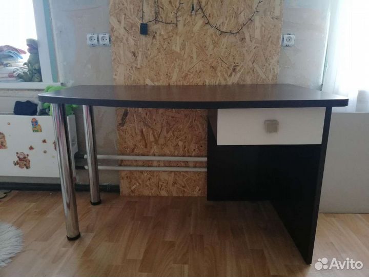 Письменный стол