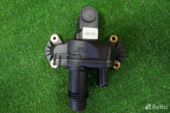 Тройник системы охлаждения Land Rover - LR073372