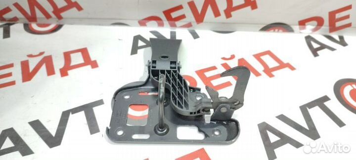 Замок капота Audi Q5 8R cncd 10.06.2013