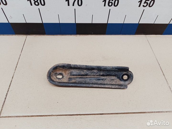 Кронштейн задней балки RAV 4 2013