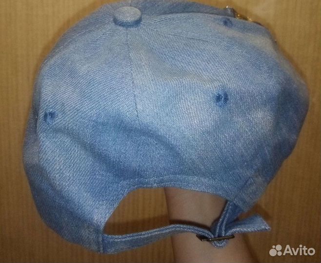 Женская бейсболка с камнями