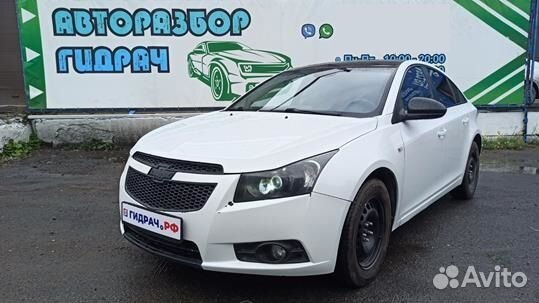 Обшивка стойки Chevrolet Cruze 95381119