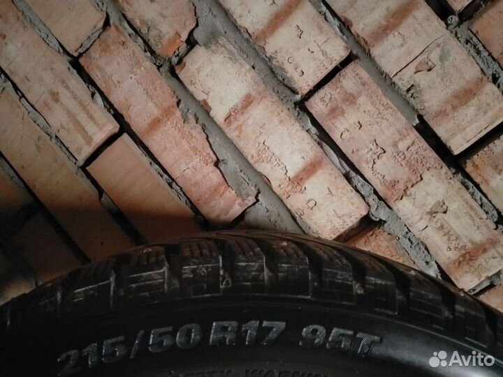 Kumho WinterCraft Ice WI31 215/50 R17