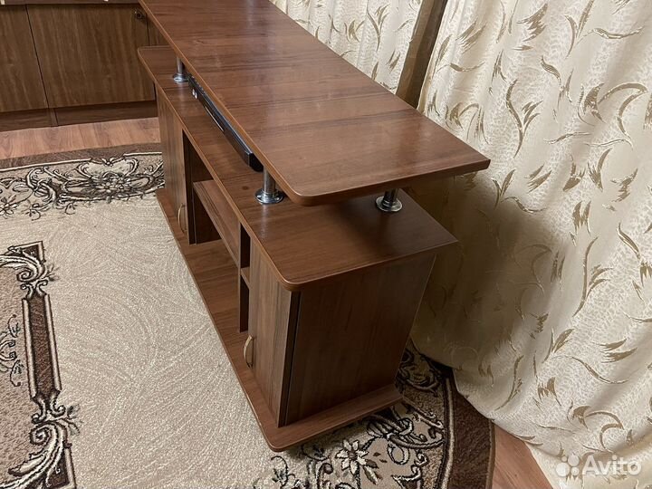 Тумба под телевизор