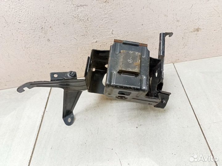 Кронштейн аккумулятора