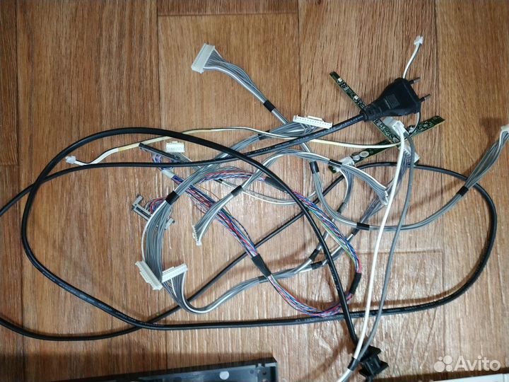 Запчасти от телевизора Toshiba 40lv655pk