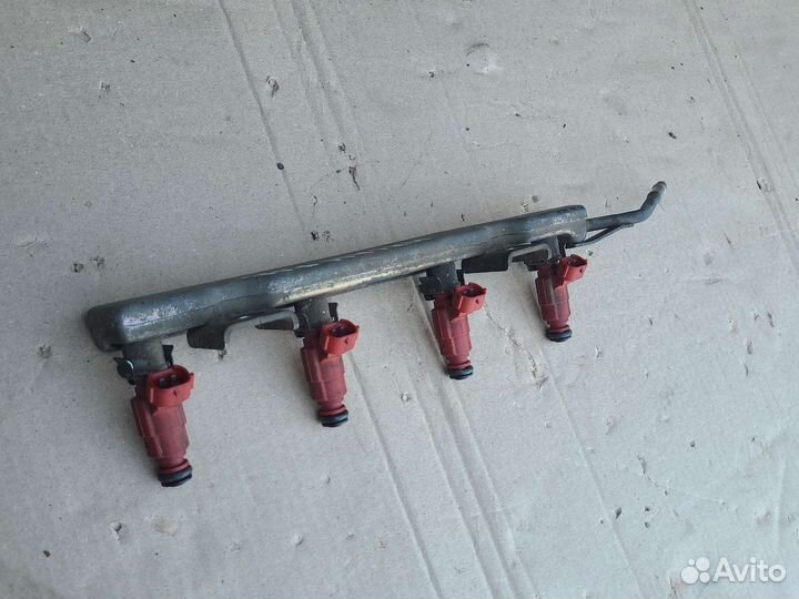 Форсунка топливная Nissan Primera P11 Almera n16