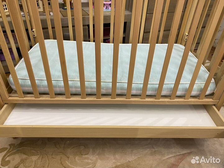 Детская кроватка