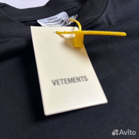 Футболка vetements