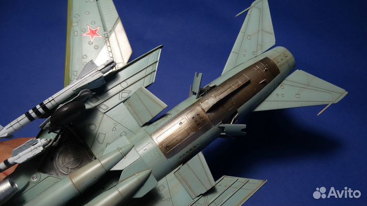 1/48 Модель самолета Су-17/22