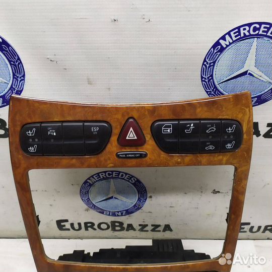 Накладка центральной консоли Mercedes W209