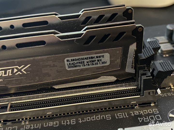 Материнская плата с процессором и памятью