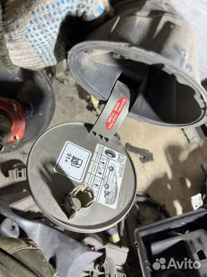 Лючок бензобака Ford Focus 1