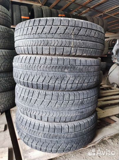 Bridgestone Blizzak VRX 215/65 R16