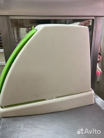 Пластиковая хлебница