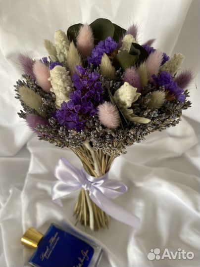 Букет из лаванды и сухоцветов