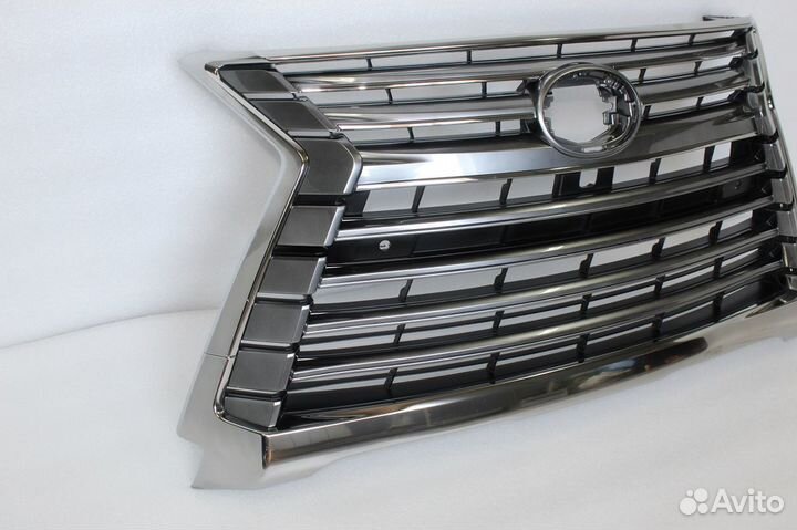 Решетка радиатора lexus LX 450D без дефектов