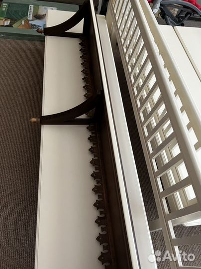 Полка навесная в восточном стиле