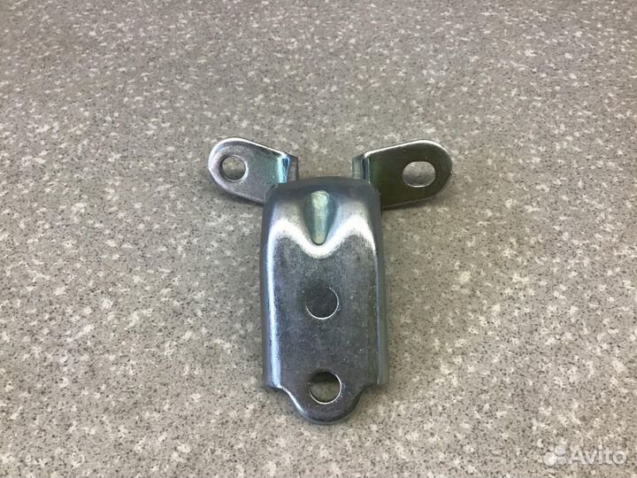 Петля двери передней правой верхняя Hyundai Creta