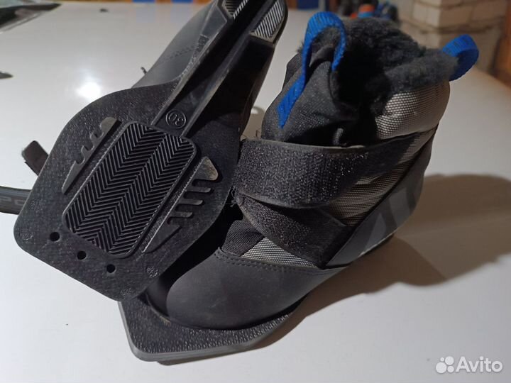 Ботинки лыжные 30 размер